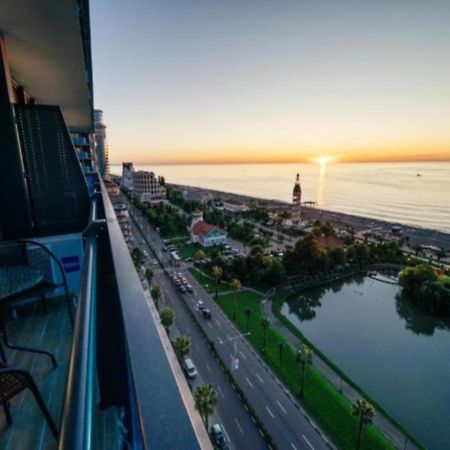 Sea View Orbi City Aparthotel Batoemi Buitenkant foto