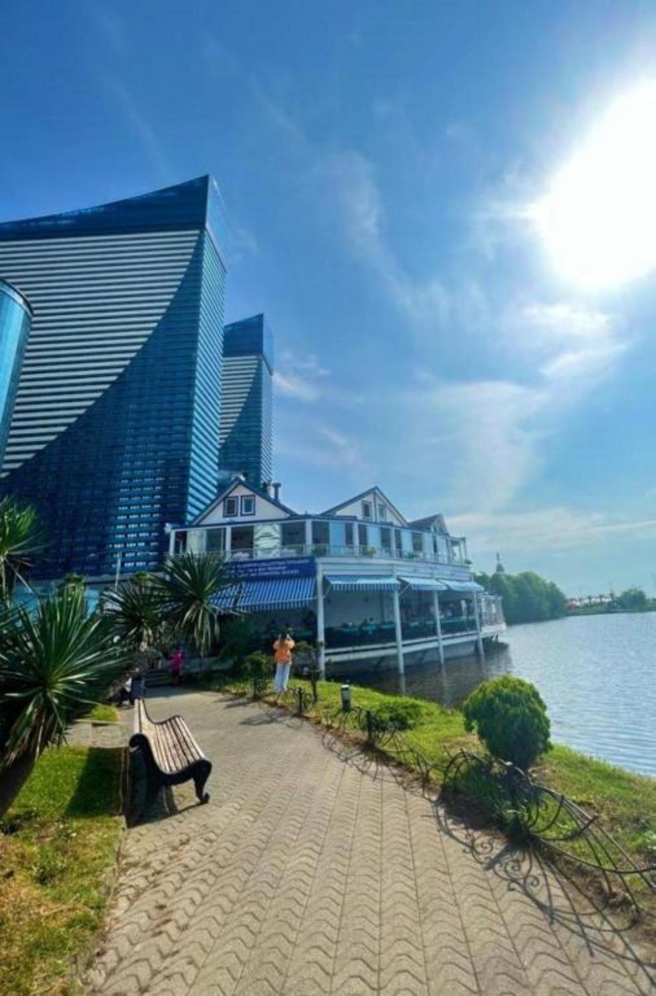 Sea View Orbi City Aparthotel Batoemi Buitenkant foto
