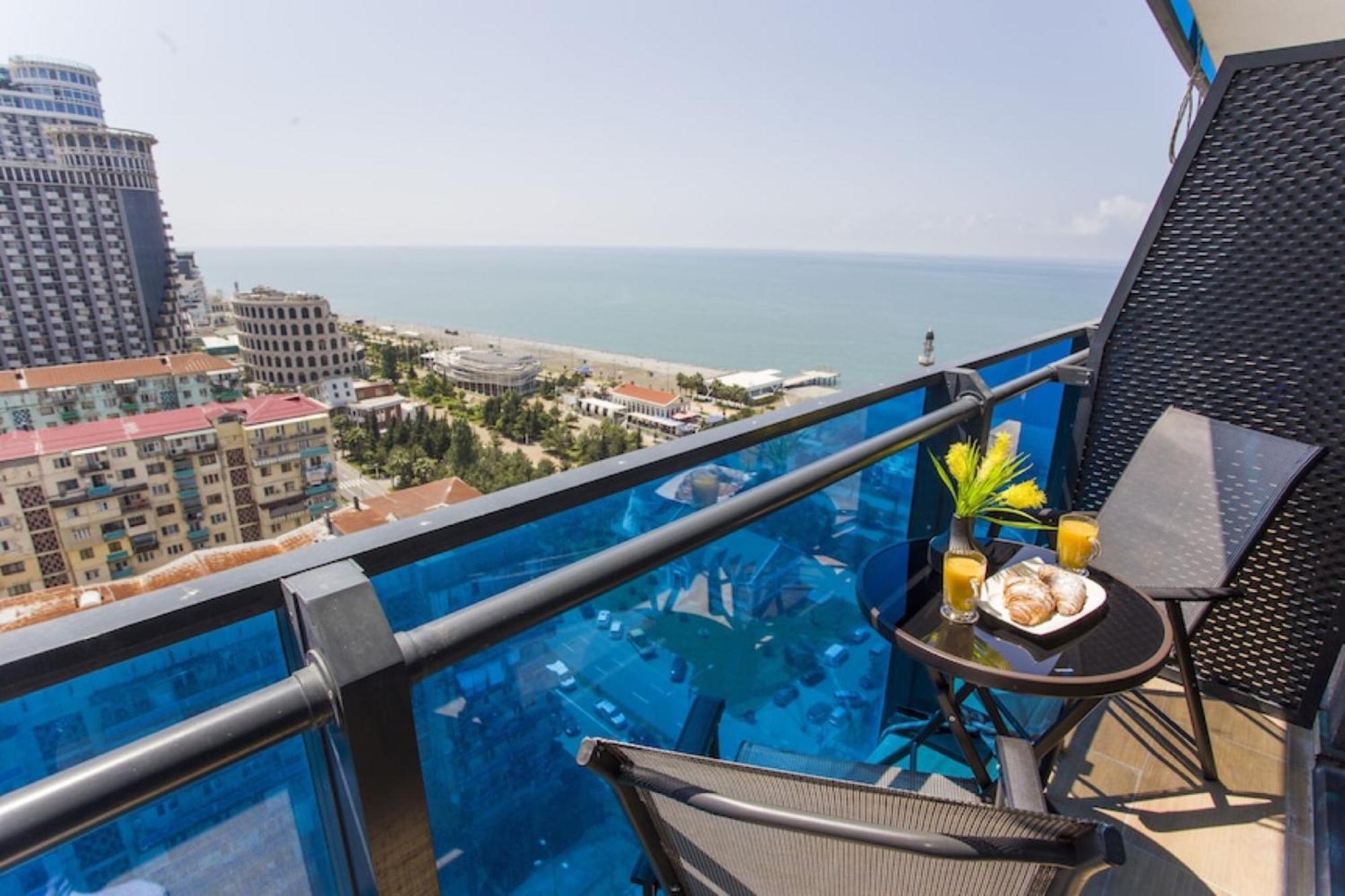 Sea View Orbi City Aparthotel Batoemi Buitenkant foto